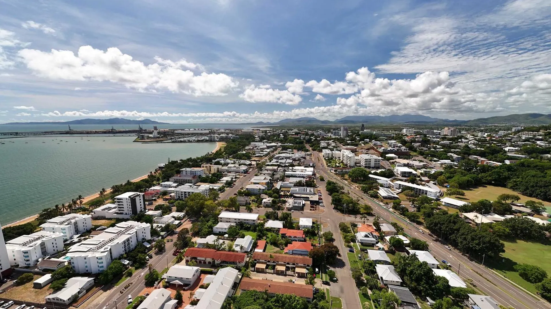 Beachlovers Delight Townsville Apartment